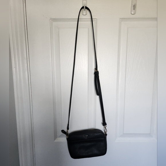 Guess camera purse - Picture 8 of 8